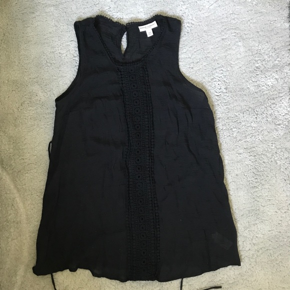 Liz Lange Maternity top with detailing - Picture 5 of 8